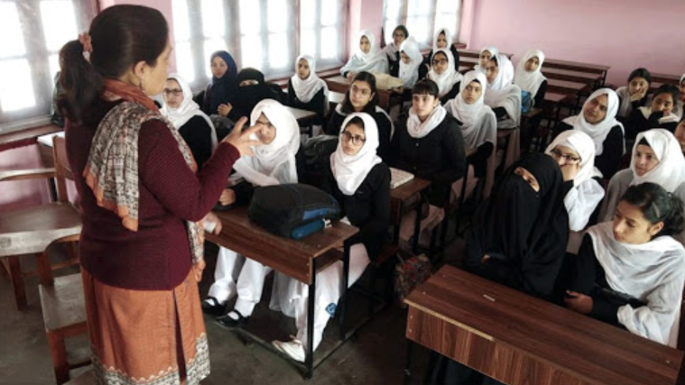 Kashmir Teen Sex Com Srinagar - Why Parents In Jammu And Kashmir Are Taking Their Daughters Out Of Schools  - Gendap